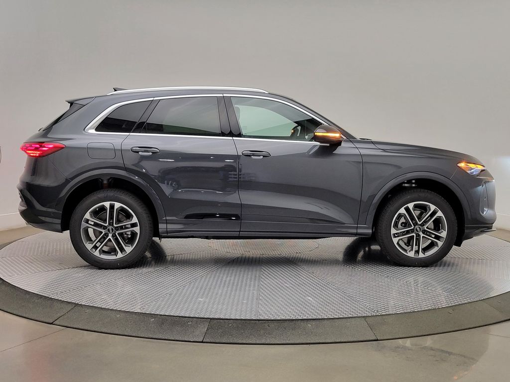 Thumbnail: 2026 Audi Q5 - 6