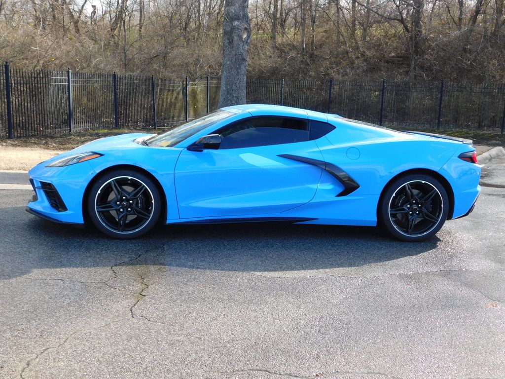 2024 Chevrolet Corvette Stingray 2