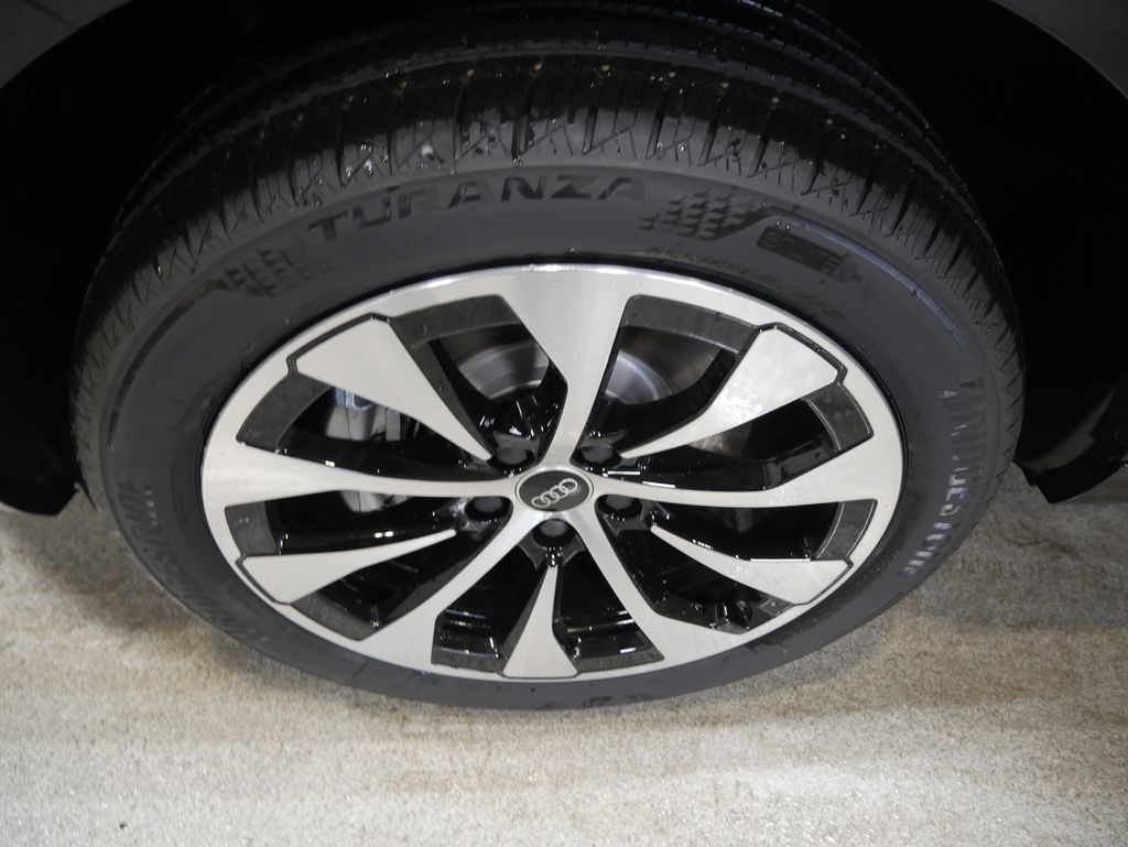 Thumbnail: 2026 Audi Q3 - 12