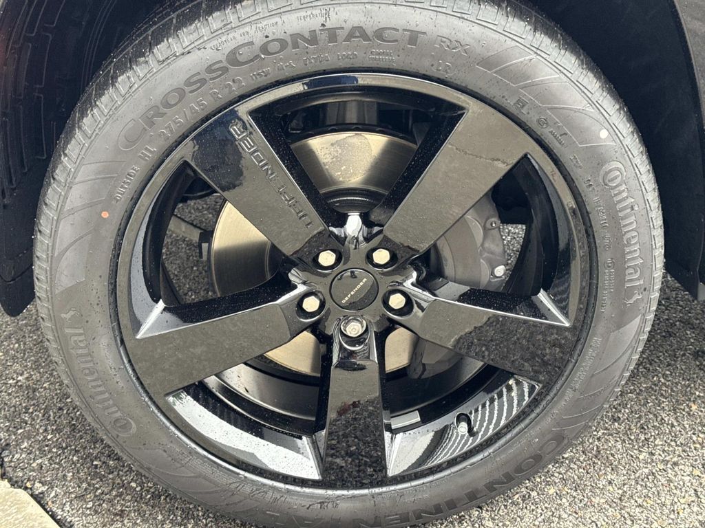 New 2026 Gray Land Rover X-Dynamic SE image 11