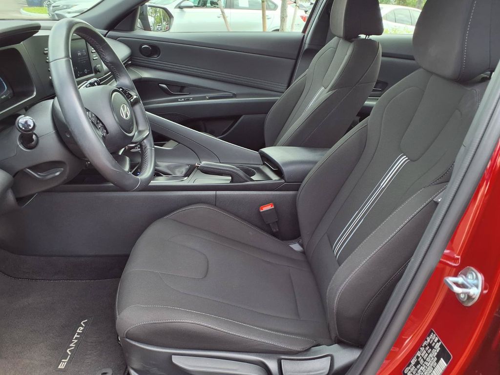 Used 2025 Hyundai Elantra Sedan