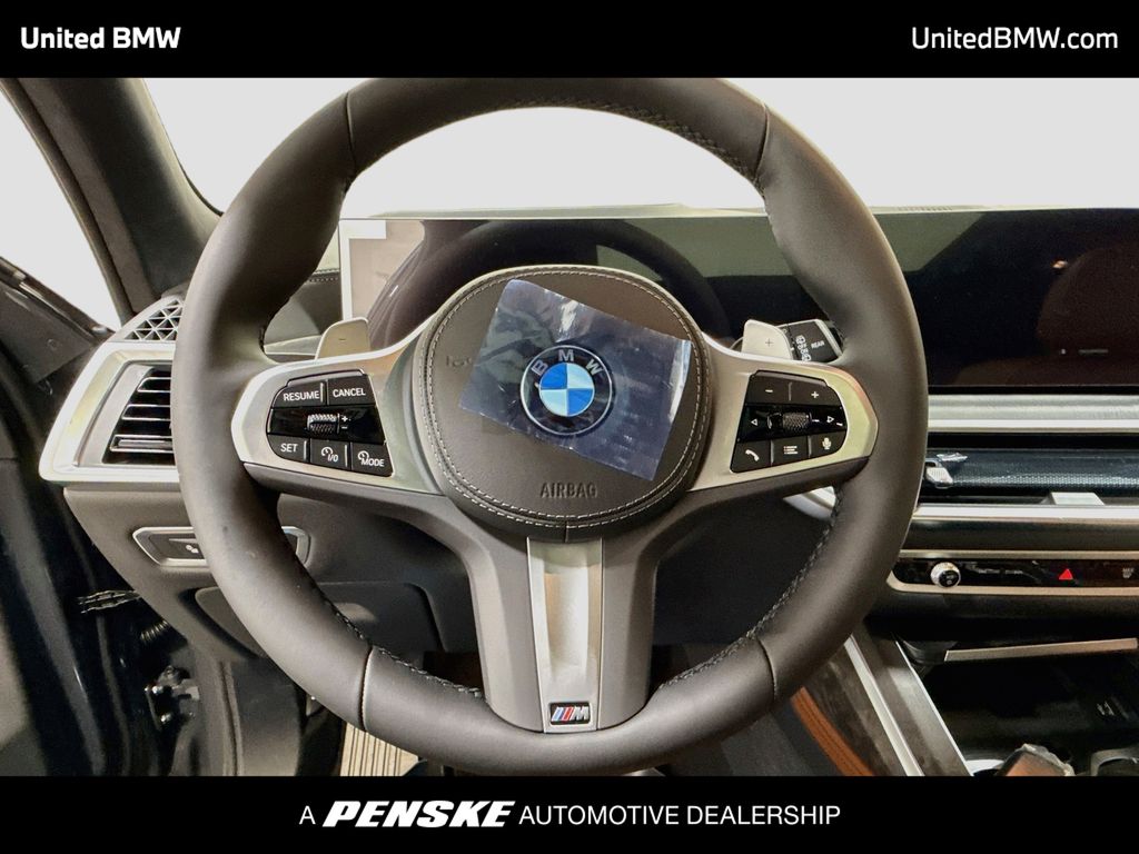 Thumbnail: 2027 BMW X7 - 13