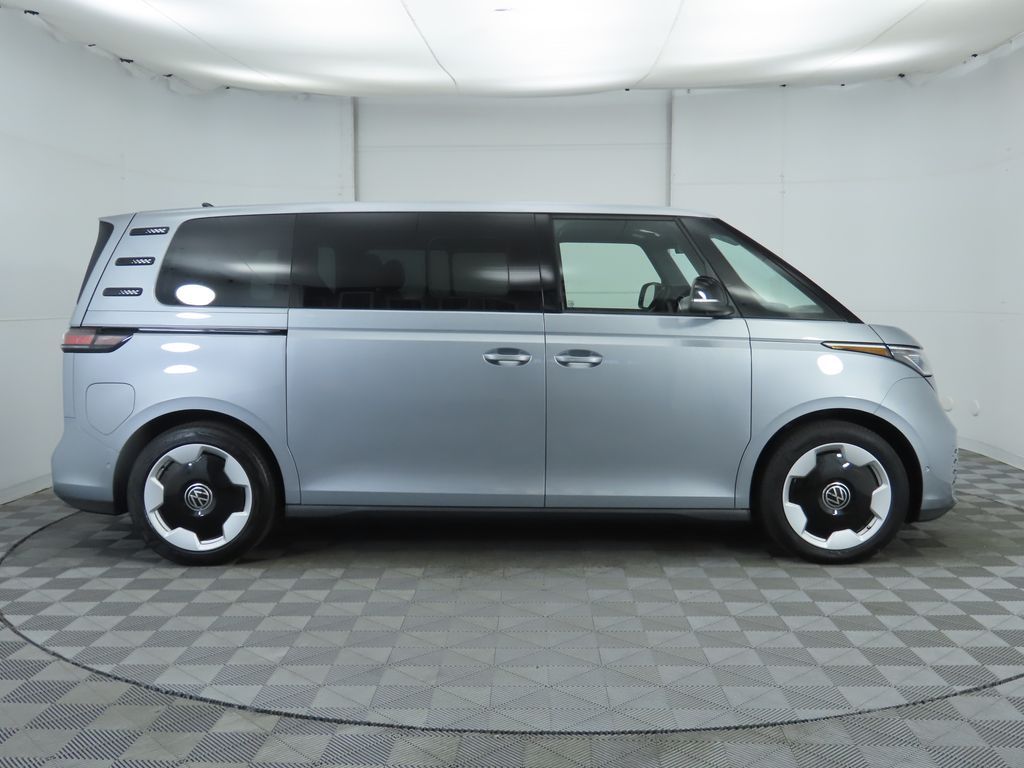 Thumbnail: 2025 Volkswagen ID.Buzz - 4