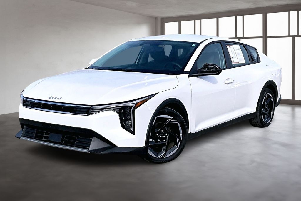 Used 2025 White Kia EX image 2