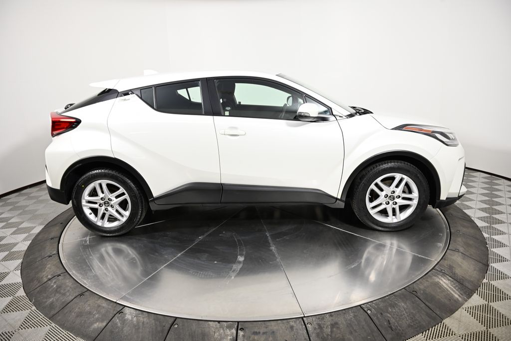 2021 Toyota C-HR LE 6