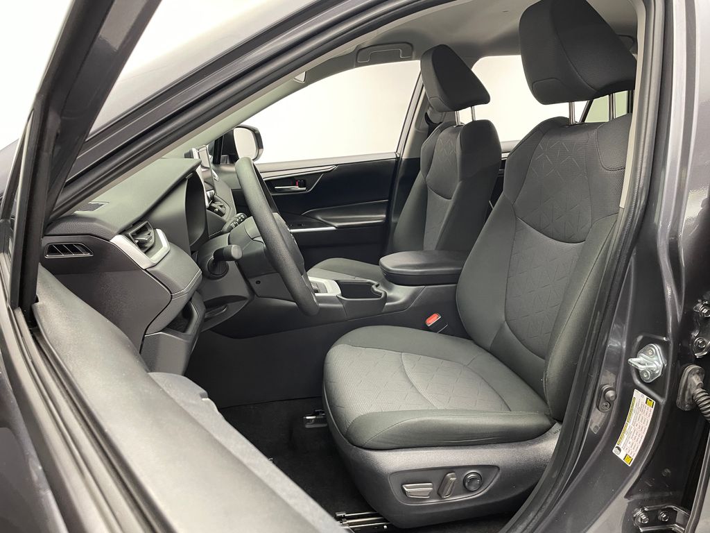 2024 Toyota RAV4 XLE 13