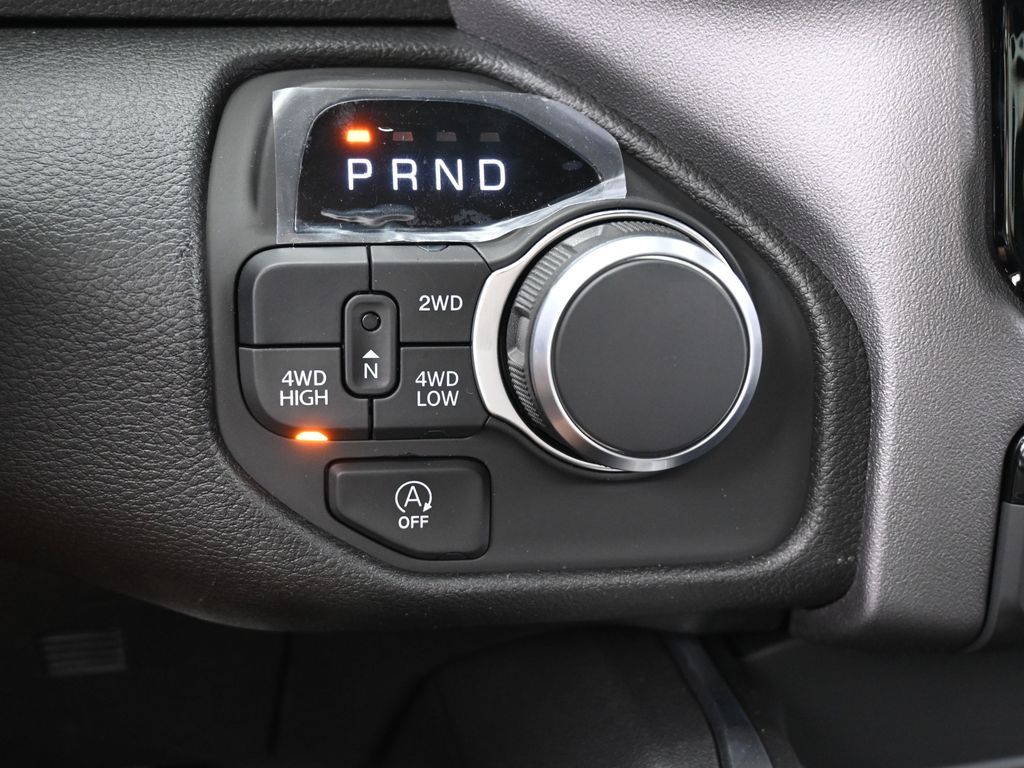 New 2026 Diamond Black Crystal Pearlcoat Ram Express image 25