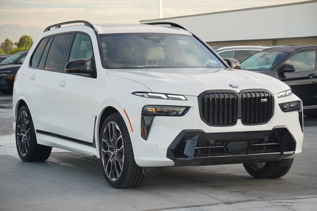 2025 BMW X7 M60i 3