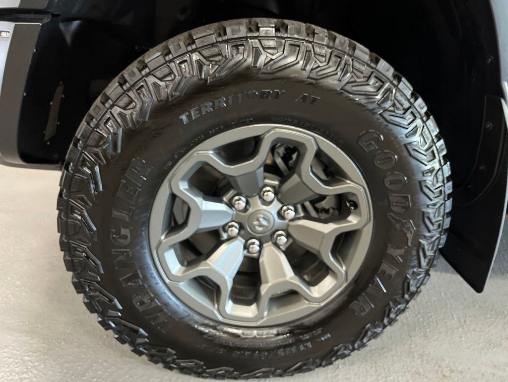 View vehicle photo 6