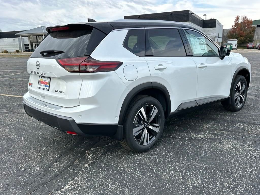 2025 Nissan Rogue SL photo