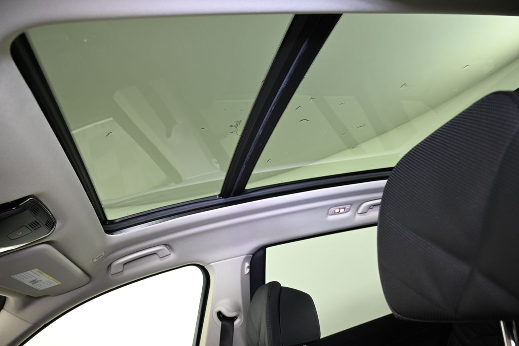 Thumbnail: 2026 BMW X7 - 20