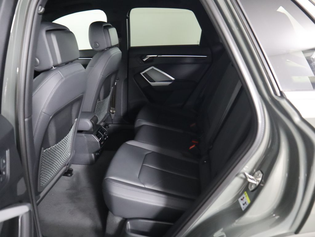 Thumbnail: 2025 Audi Q3 - 22