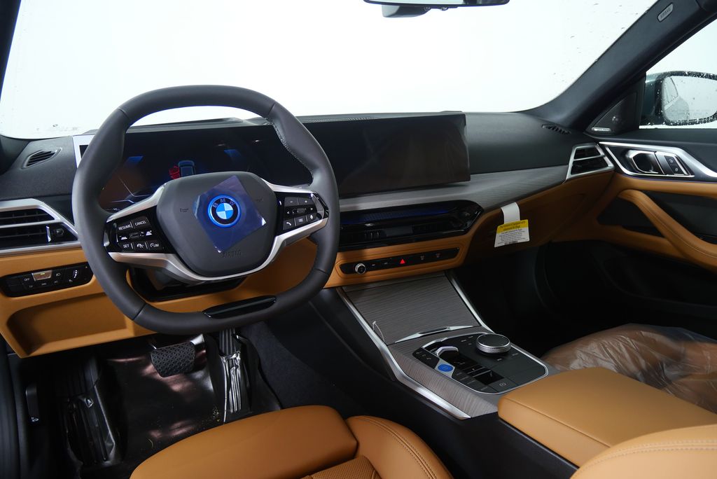 Thumbnail: 2025 BMW i4 - 18