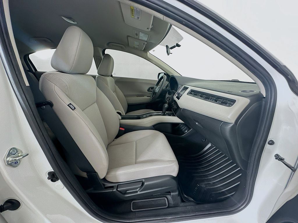 2018 Honda HR-V LX 26