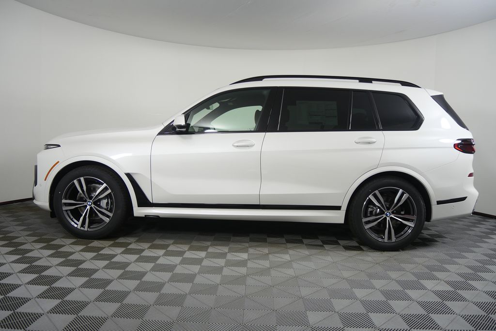 Thumbnail: 2026 BMW X7 - 6