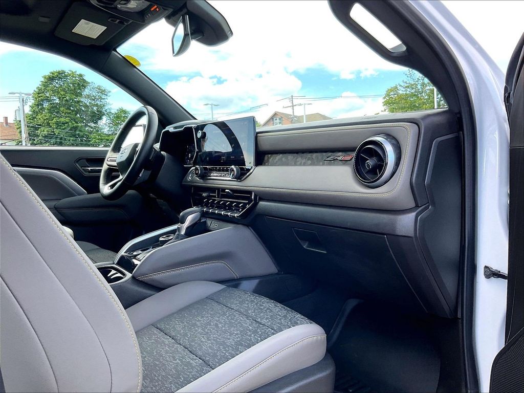 2024 Chevrolet Colorado — photo 14
