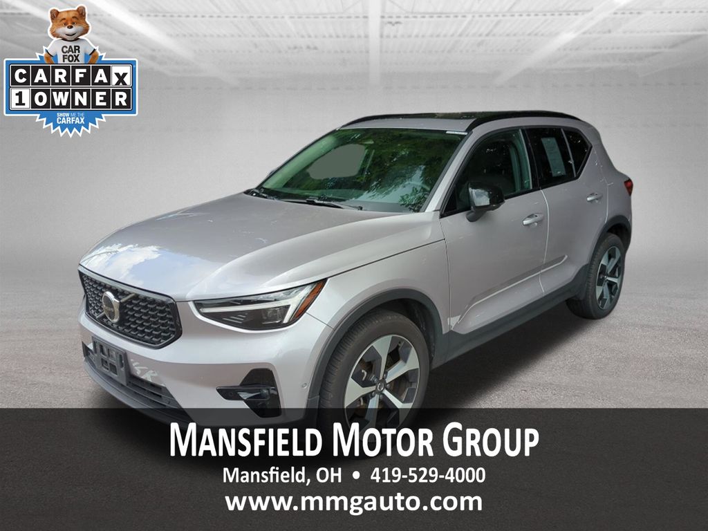 2026 Volvo XC40 B5 Plus