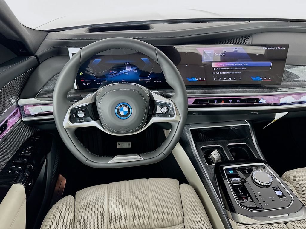 Thumbnail: 2025 BMW i7 - 19