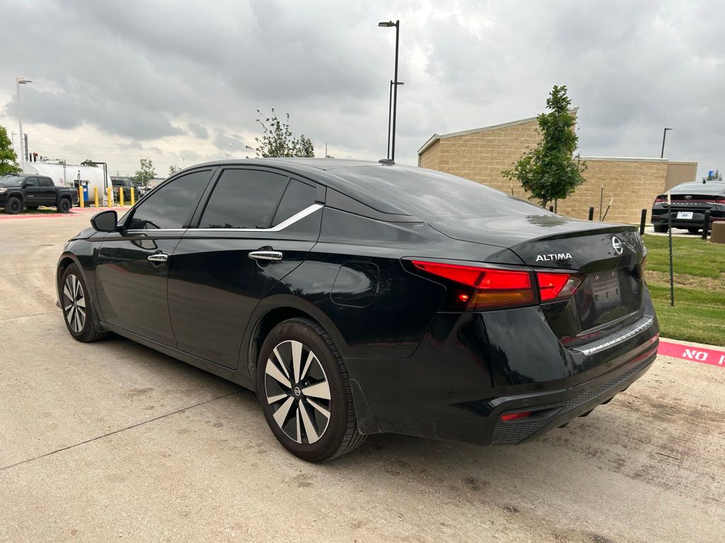 2022 Nissan Altima SV 2