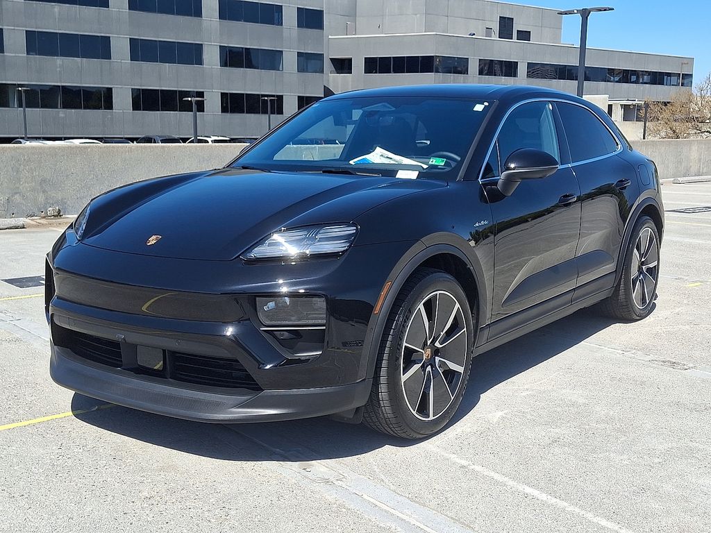 Thumbnail: 2025 Porsche Macan - 1