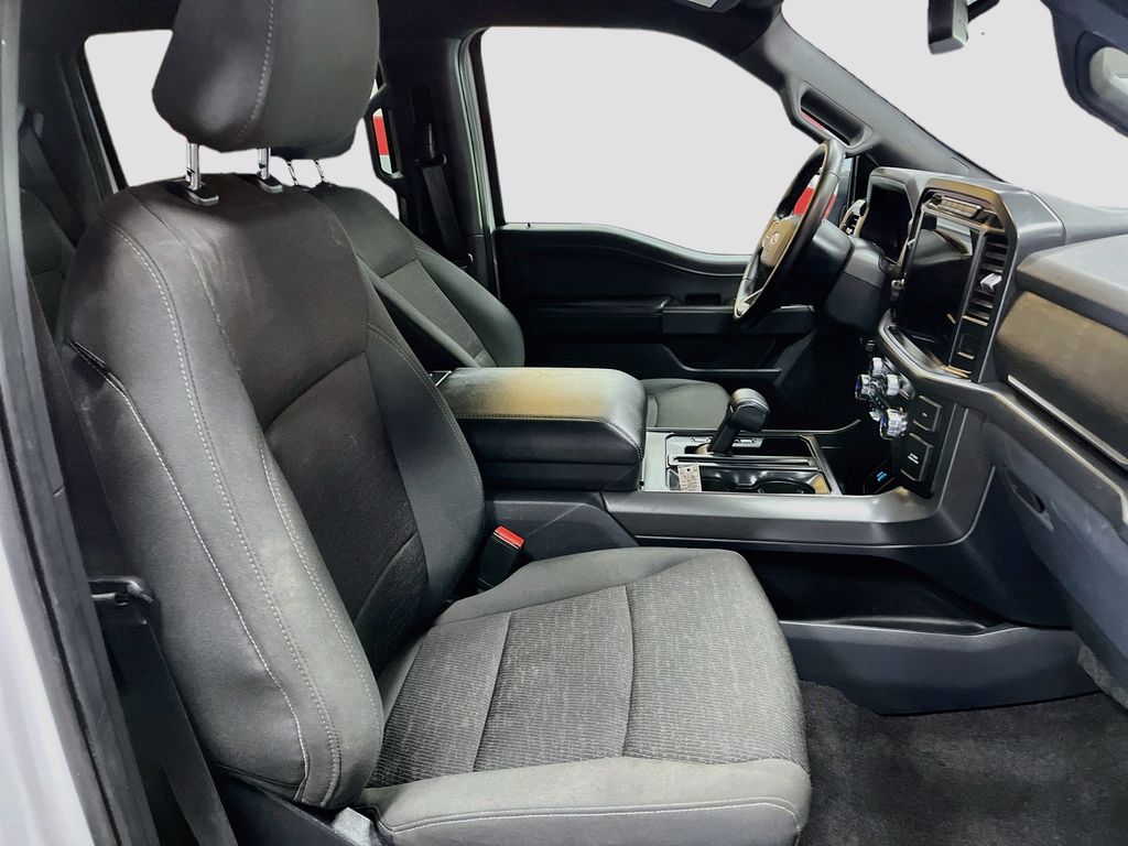 Used 2024 Oxford White Ford XLT image 29