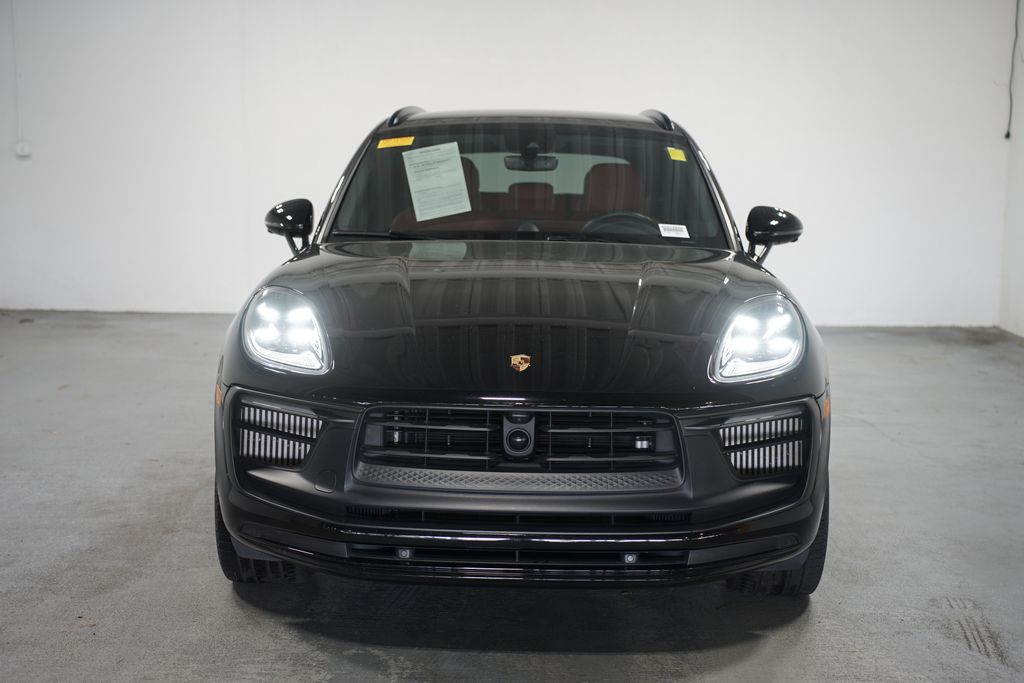 Thumbnail: 2023 Porsche Macan - 2