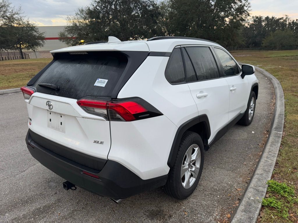 2021 Toyota RAV4 XLE 5