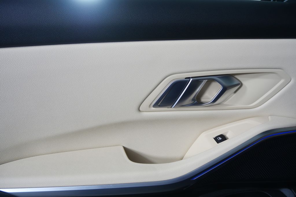 Thumbnail: 2020 BMW 3 Series - 13