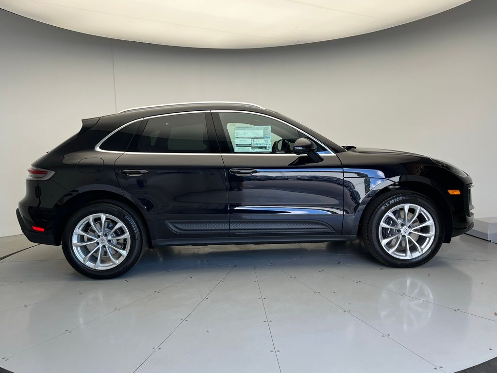 Thumbnail: 2026 Porsche Macan - 23