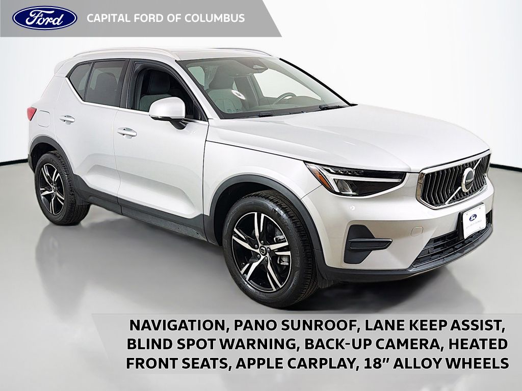 Silver 2025 Volvo XC40 B5 Core Bright Theme AWD SUV / Crossover All-Wheel Drive Automatic