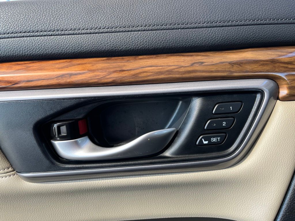 Thumbnail: 2017 Honda CR-V - 10