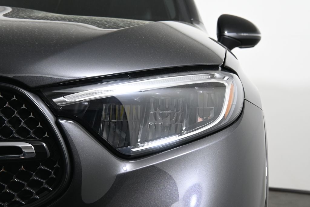 2025 Mercedes-Benz GLC 300 10