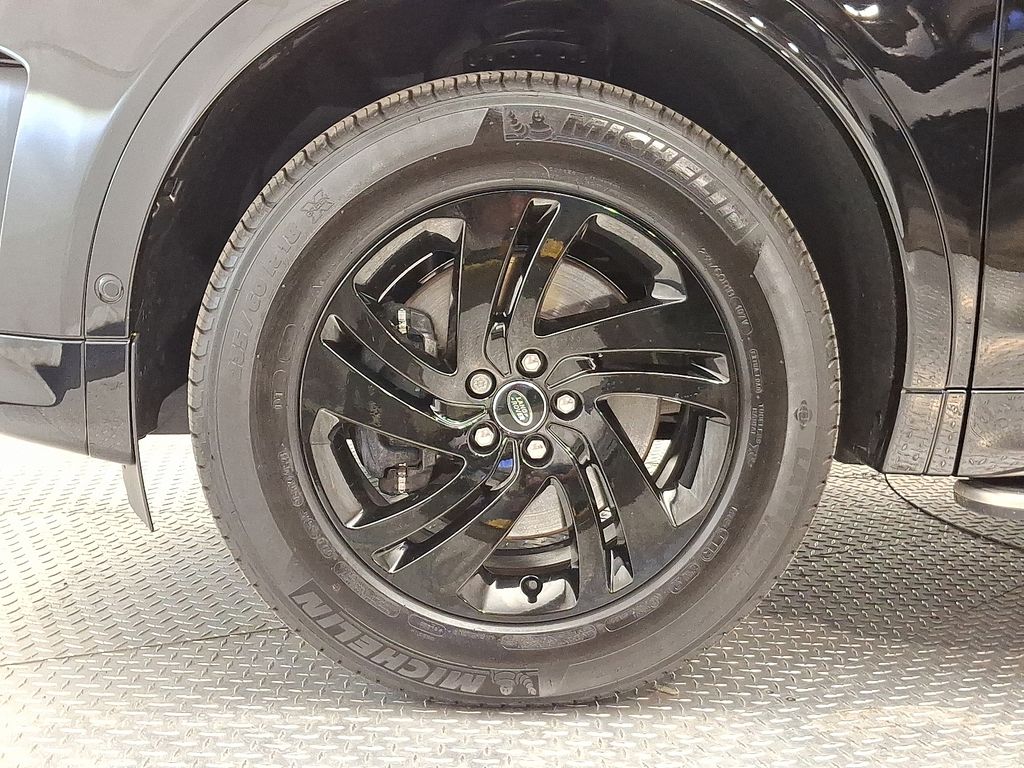 2025 Land Rover Discovery Sport S 8