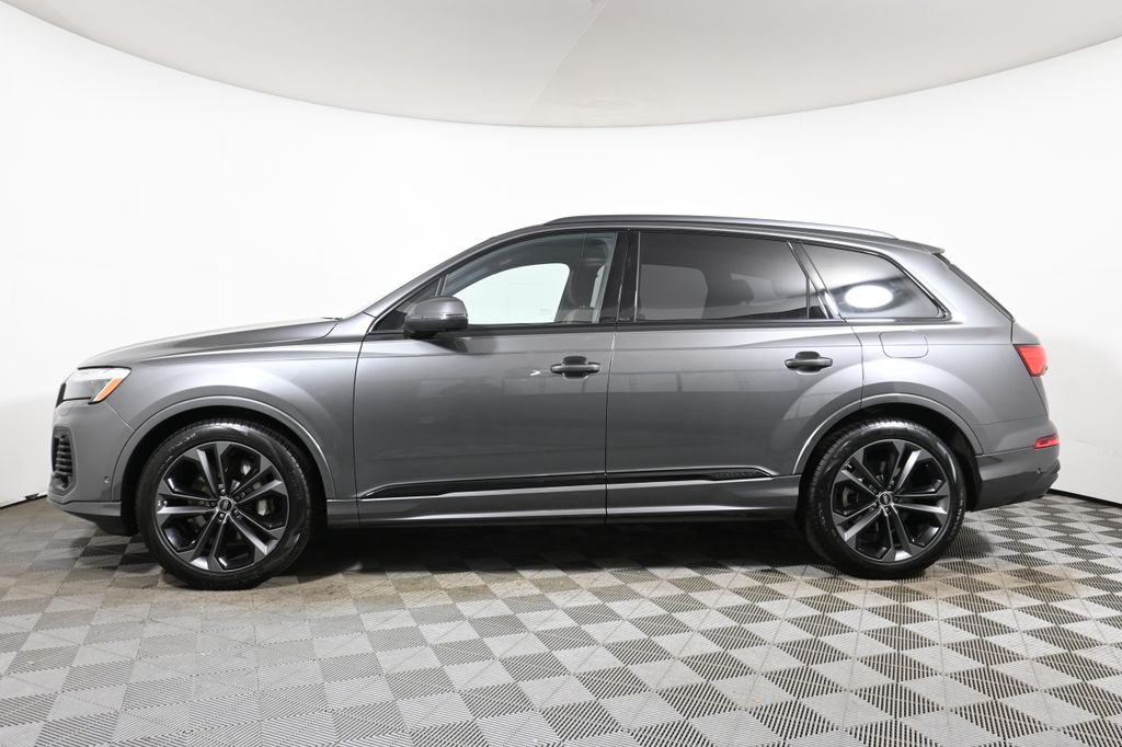 Thumbnail: 2025 Audi Q7 - 2