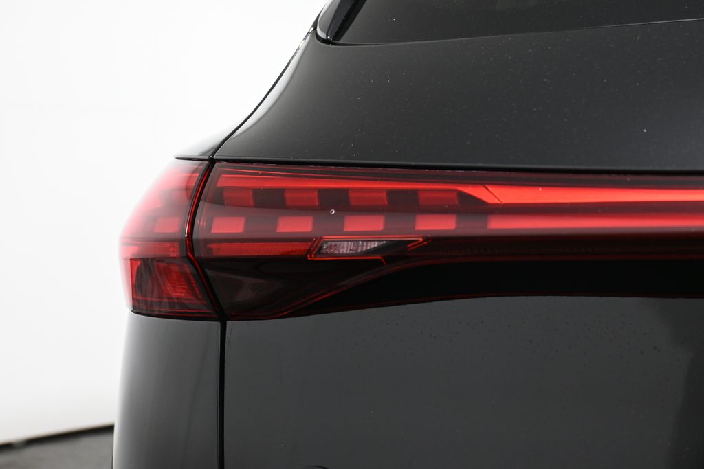 Thumbnail: 2025 Audi Q5 - 12