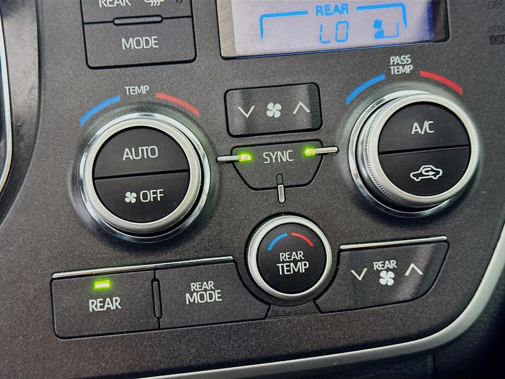 Used Car 2020 Toyota Sienna  For Sale Under $30,000 In Austin, Texas