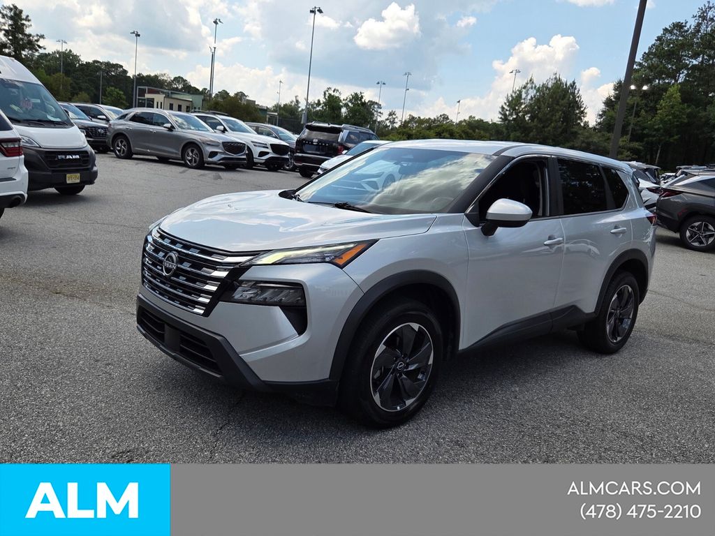 Used 2025 Silver Nissan SV image 4