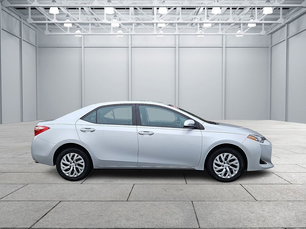 Thumbnail: 2017 Toyota Corolla - 4