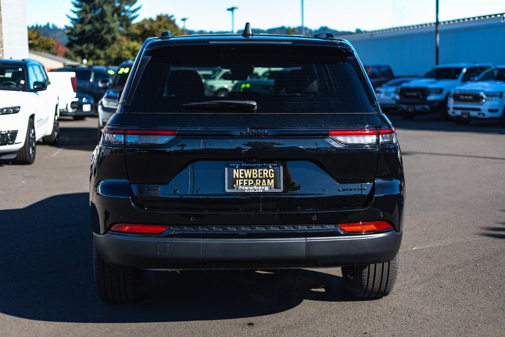 2025 Jeep Grand Cherokee Limited thumbnail 9