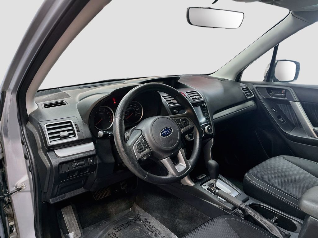 Used 2018 Ice Silver Metallic Subaru 2.5i Premium image 9
