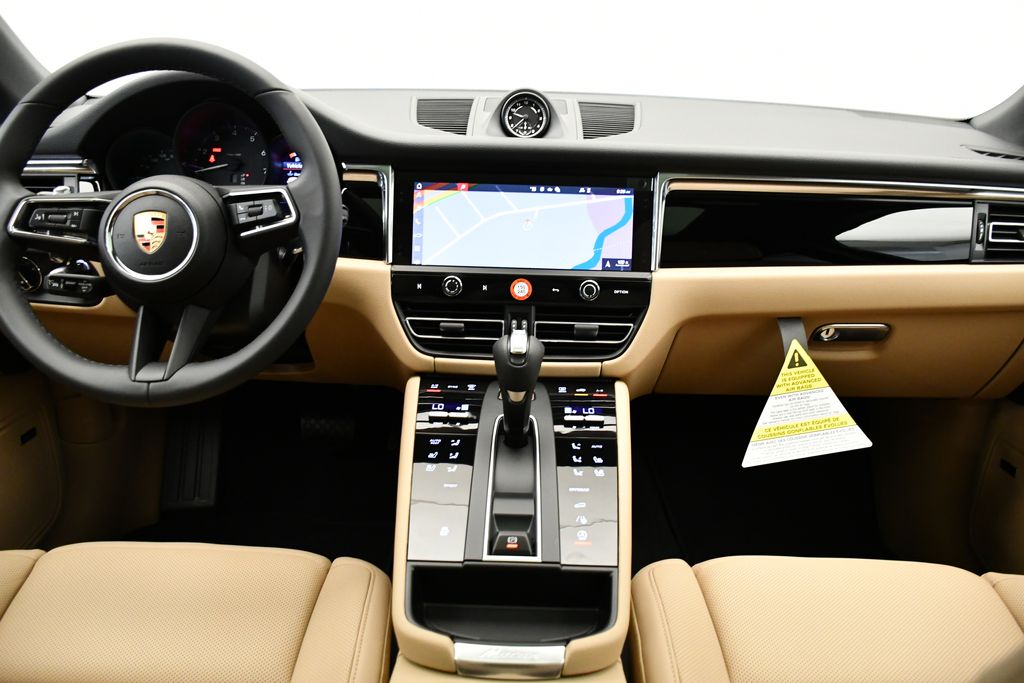 Thumbnail: 2025 Porsche Macan - 22