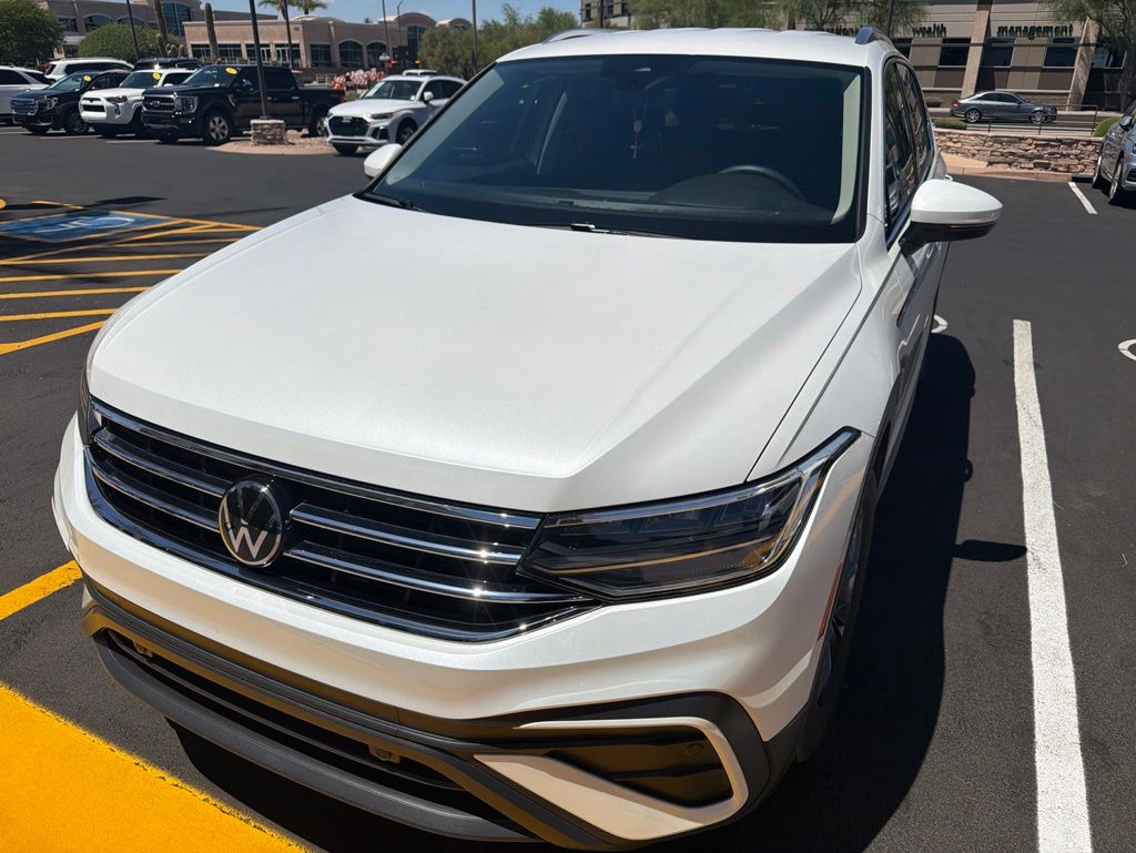 Thumbnail: 2023 Volkswagen Tiguan - 4