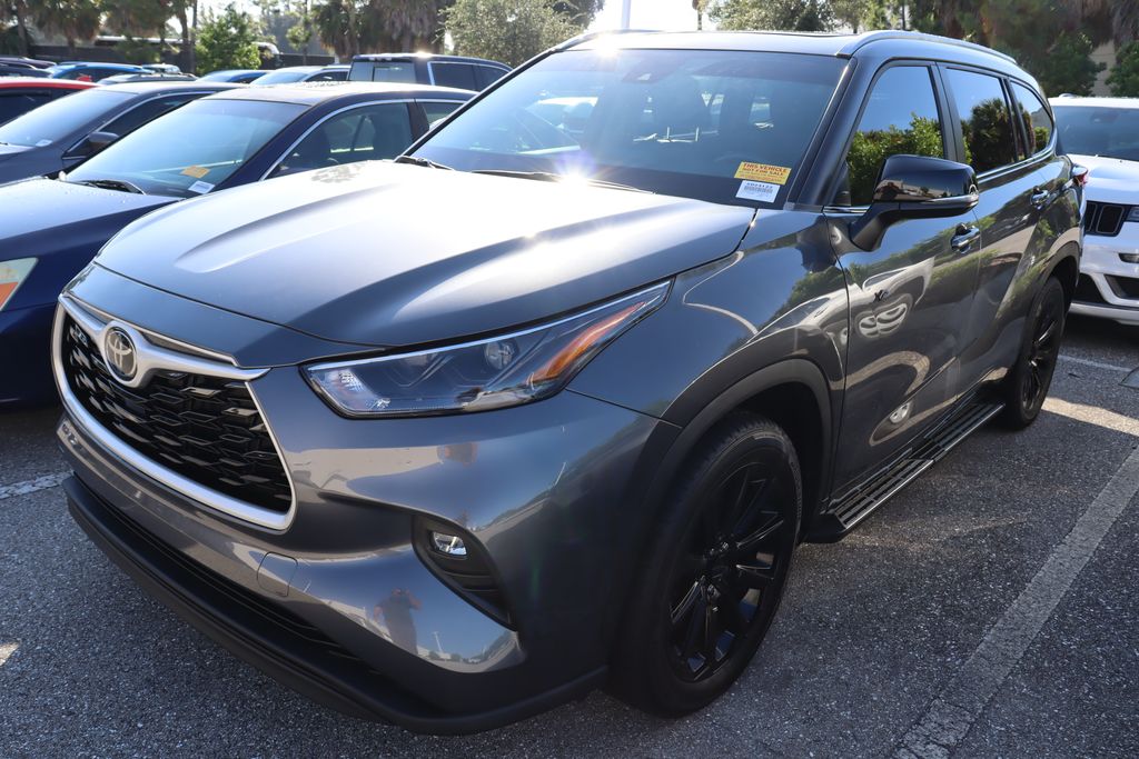 Thumbnail: 2023 Toyota Highlander - 2