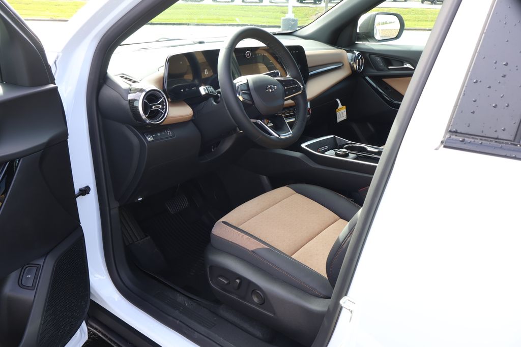 Thumbnail: 2026 Chevrolet Equinox - 13