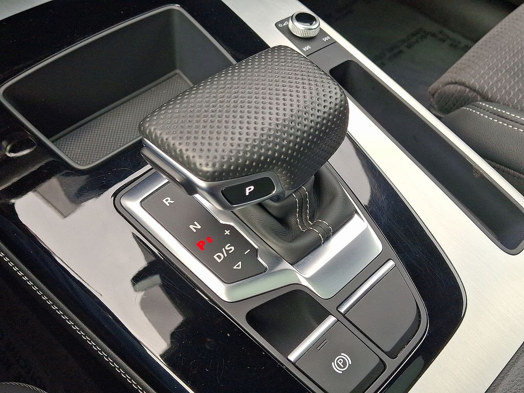 Thumbnail: 2021 Audi Q5 - 15