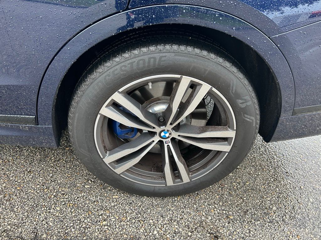 2022 BMW X7 M50i 9