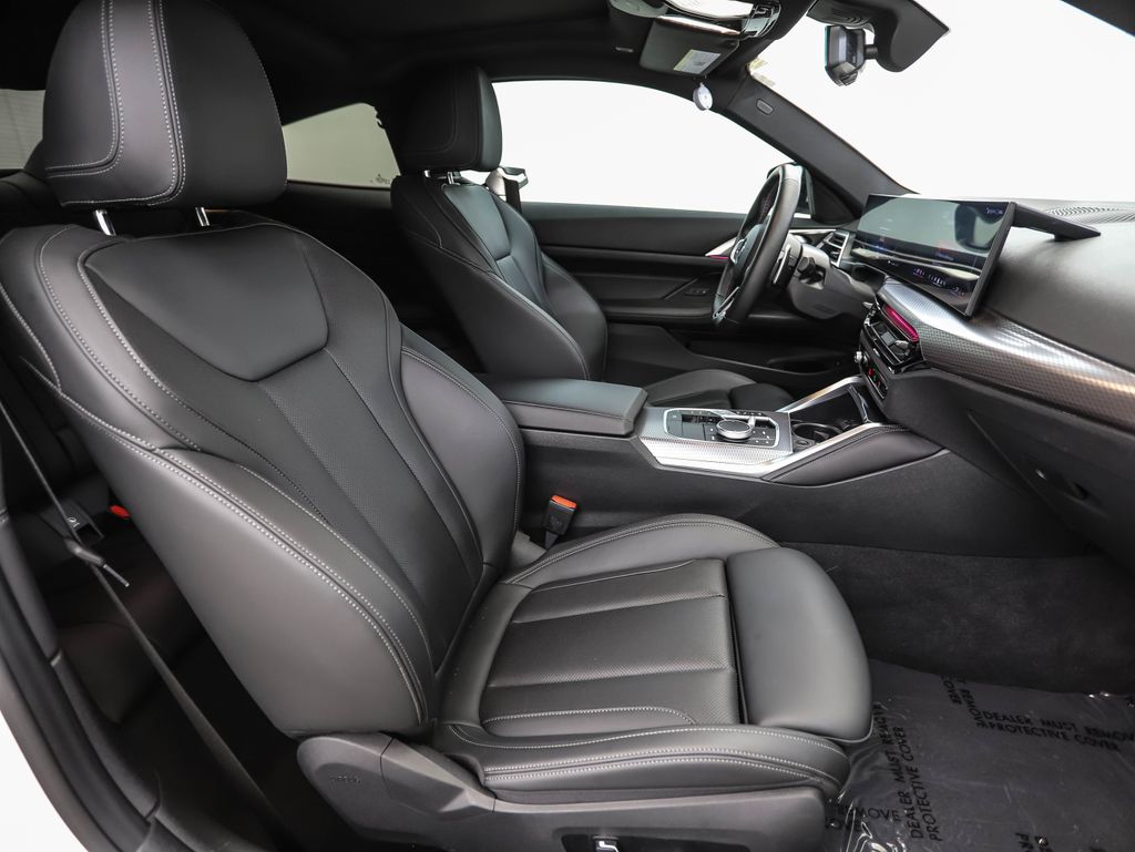 Thumbnail: 2025 BMW 4 Series - 25