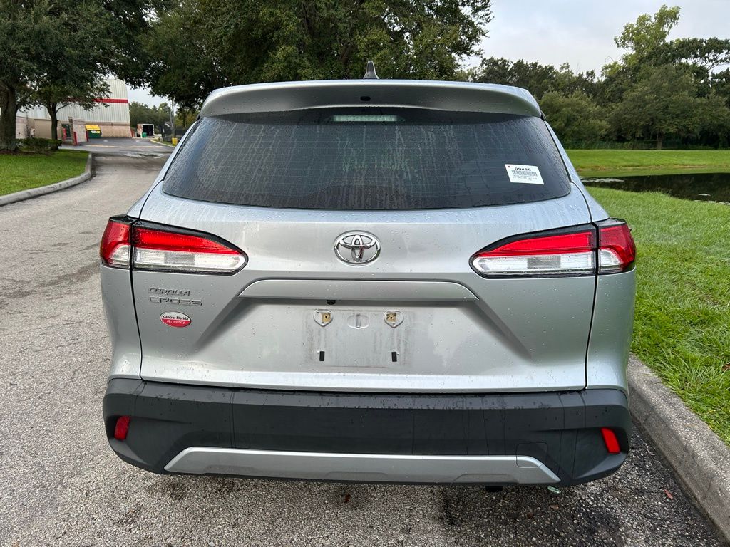 Thumbnail: 2022 Toyota Corolla Cross - 4