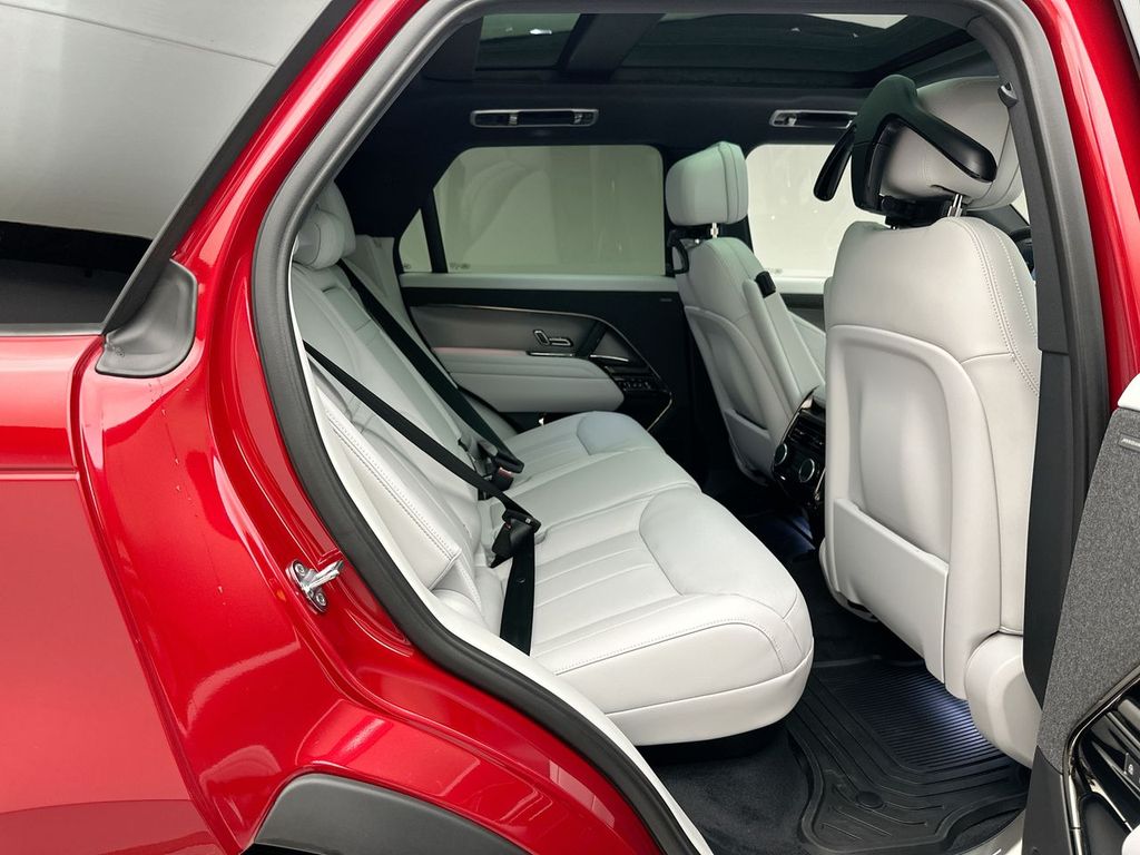 2025 Land Rover Range Rover Sport SE 6