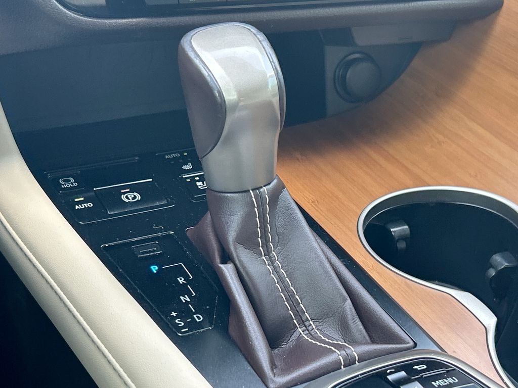Thumbnail: 2019 Lexus RX - 15